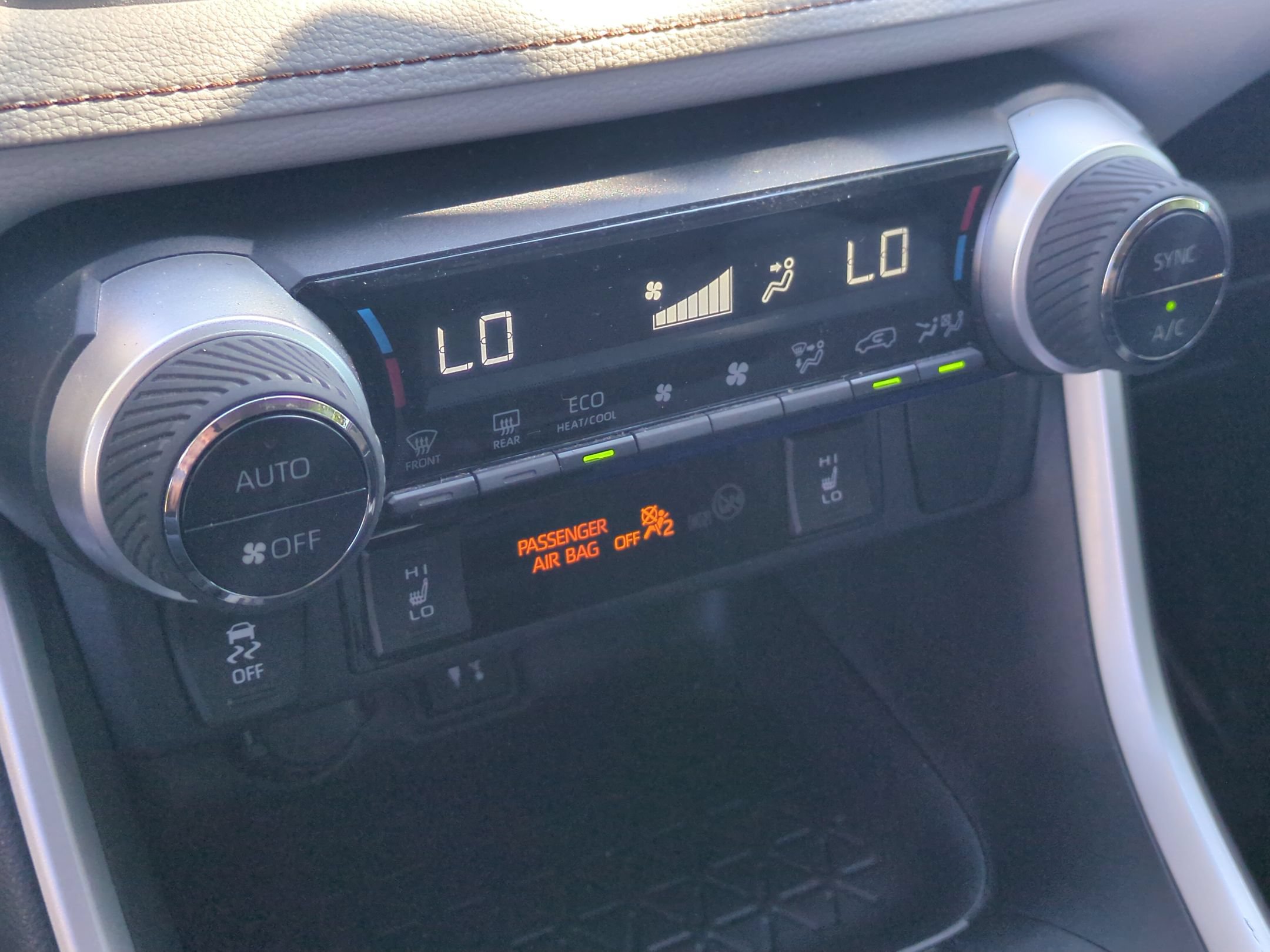 Used 2019 Toyota RAV4 XLE FWD image 22