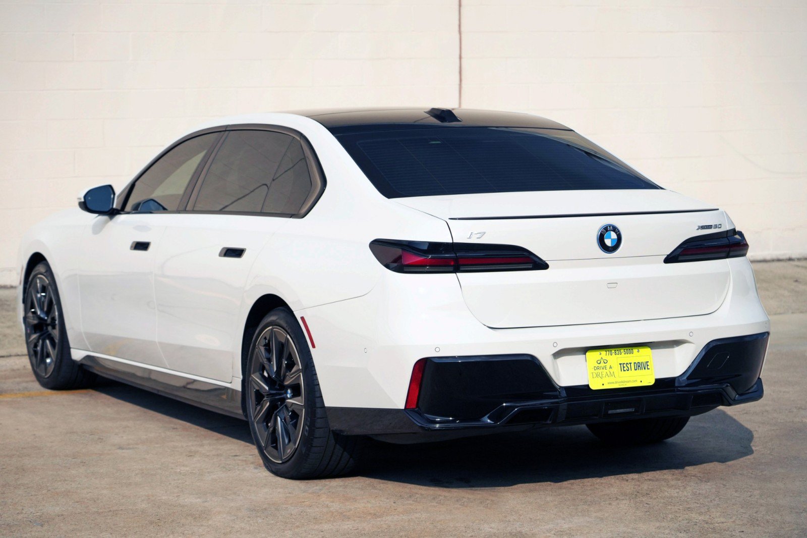 Used 2024 BMW i7 xDrive60 w/ Premium Package AWD/4WD image 58