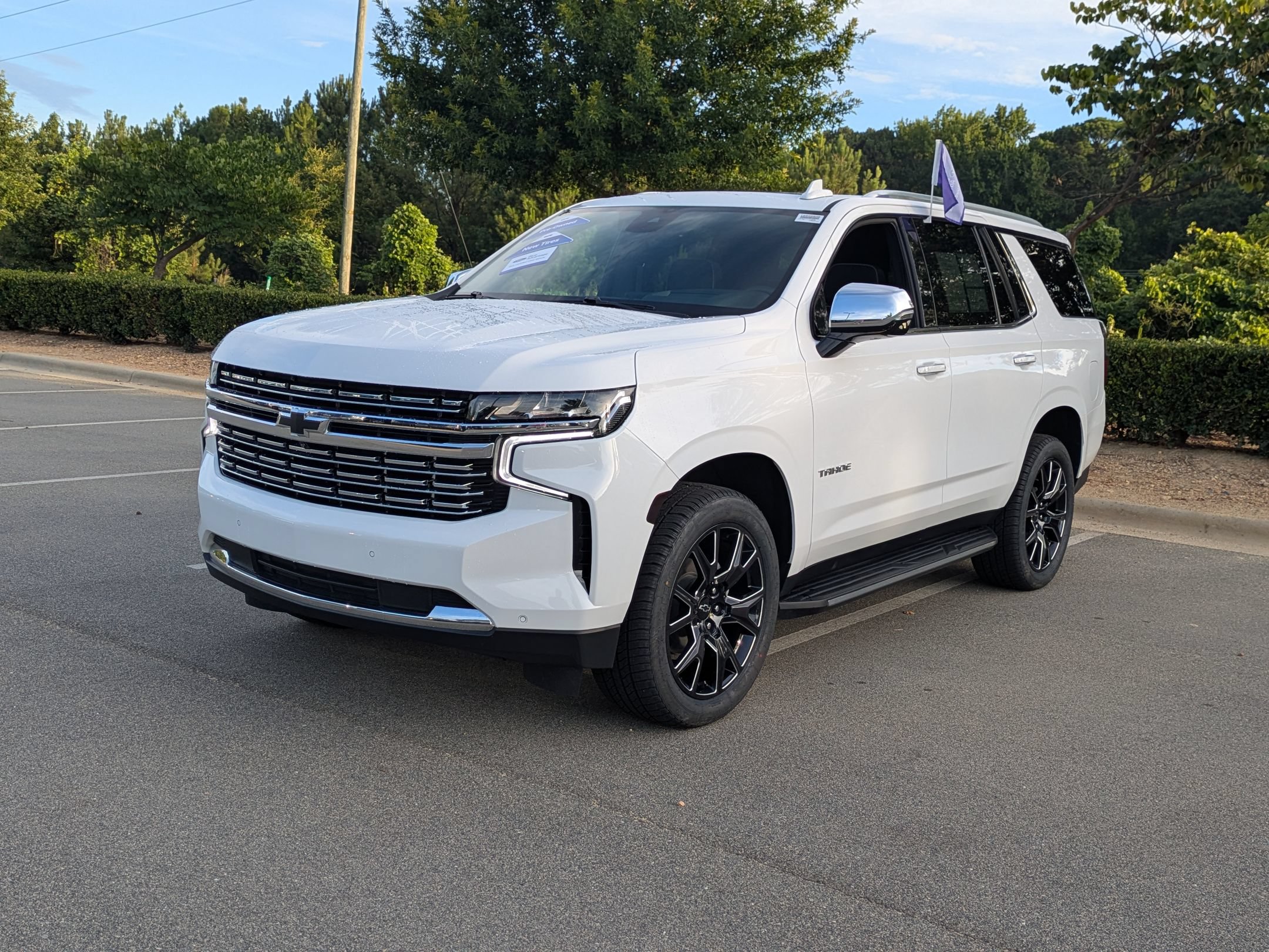 Used 2024 Chevrolet Tahoe Premier AWD/4WD image 8