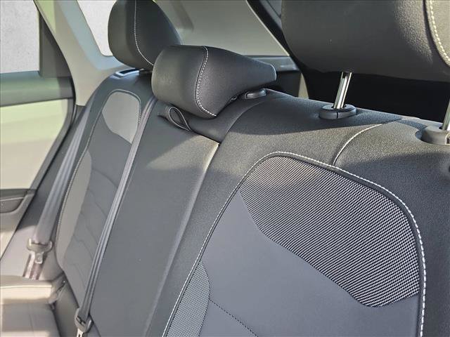 New 2026 Volkswagen Taos SE FWD image 19