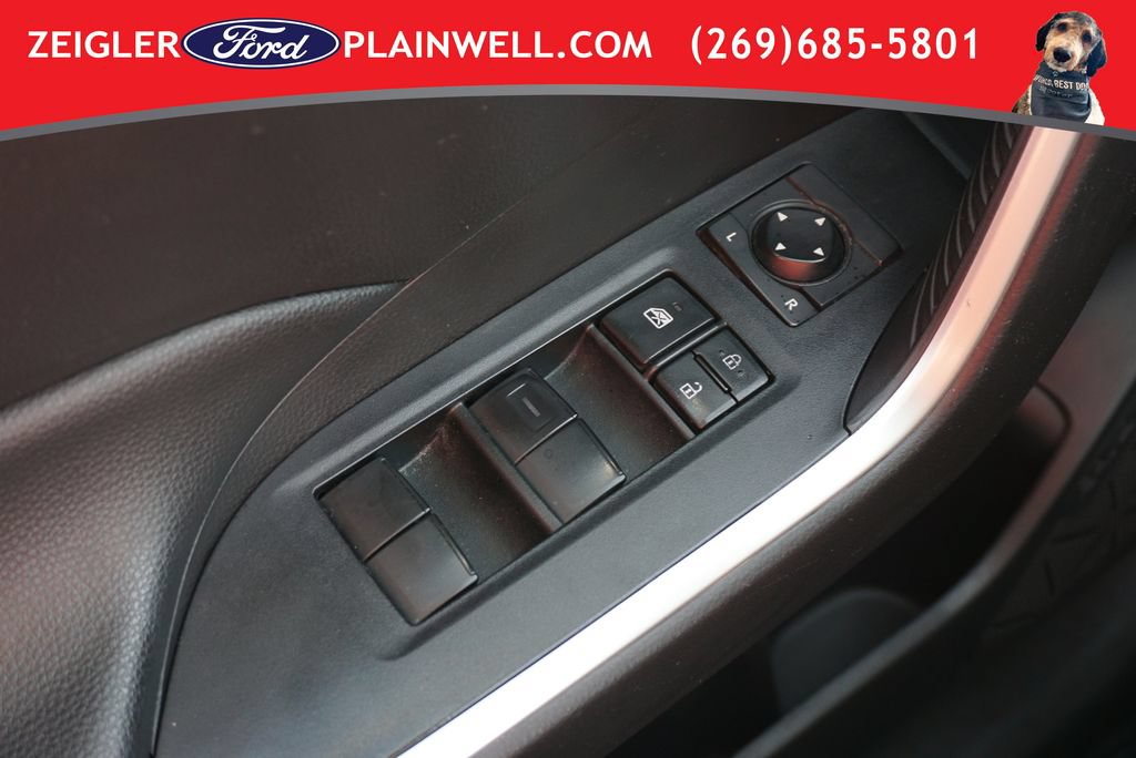 Used 2022 Toyota RAV4 LE AWD/4WD image 27