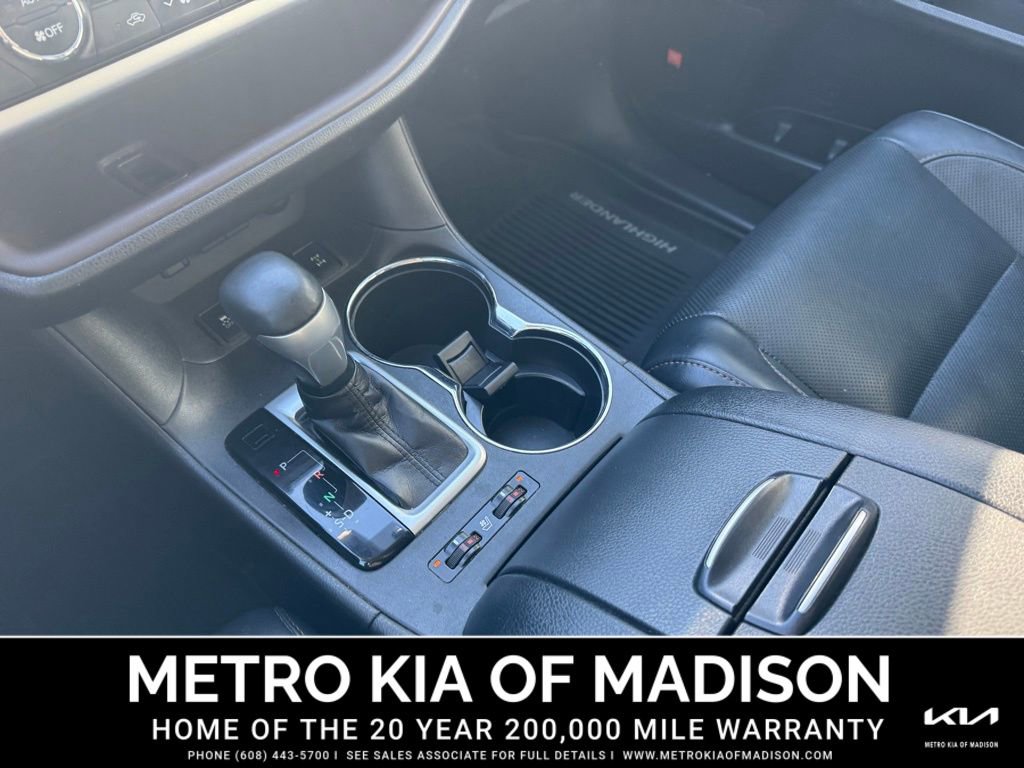 Used 2019 Toyota Highlander Limited Platinum image 17