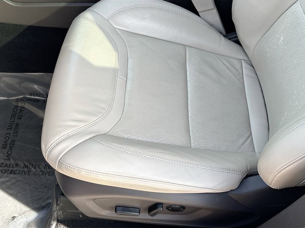 Used 2023 Ford Explorer Platinum w/ Technology Package image 20