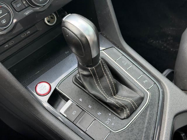 Used 2021 Volkswagen Tiguan SE R-Line FWD image 25