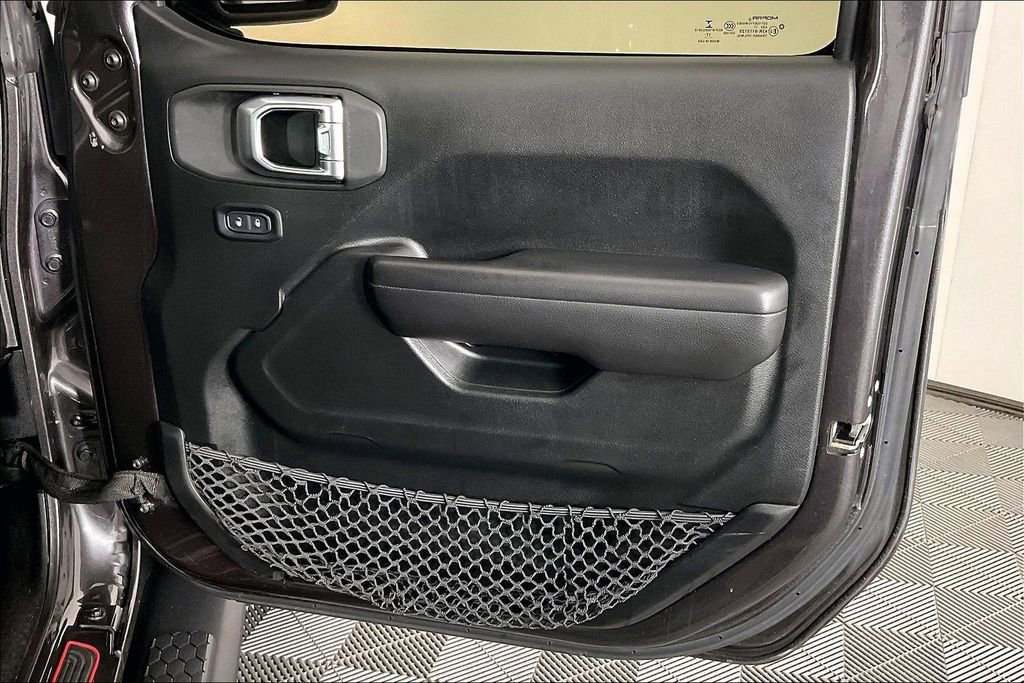 Used 2018 Jeep Wrangler Unlimited Rubicon AWD/4WD image 25