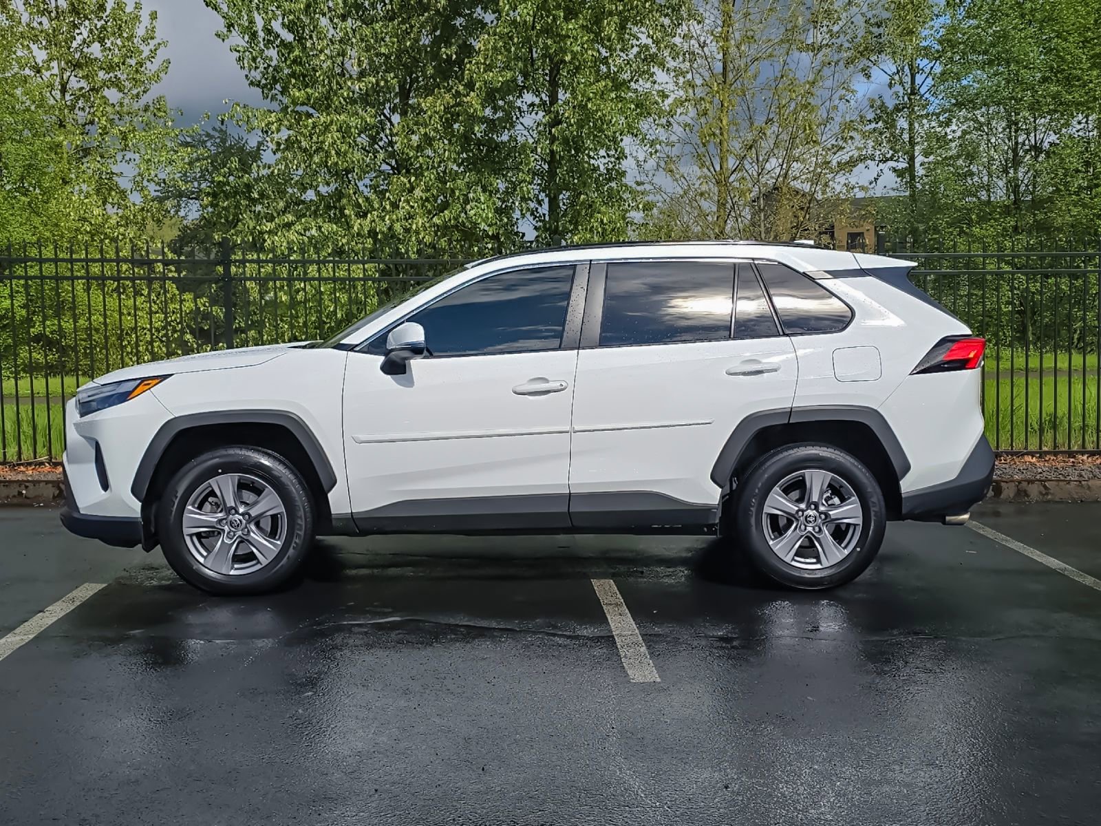 Used 2023 Toyota RAV4 XLE w/ Convenience Package AWD/4WD image 7