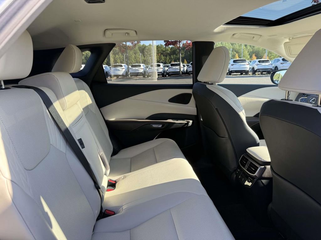 Used 2024 Lexus RX 350 Premium w/ Accessory Package (Z1) image 17