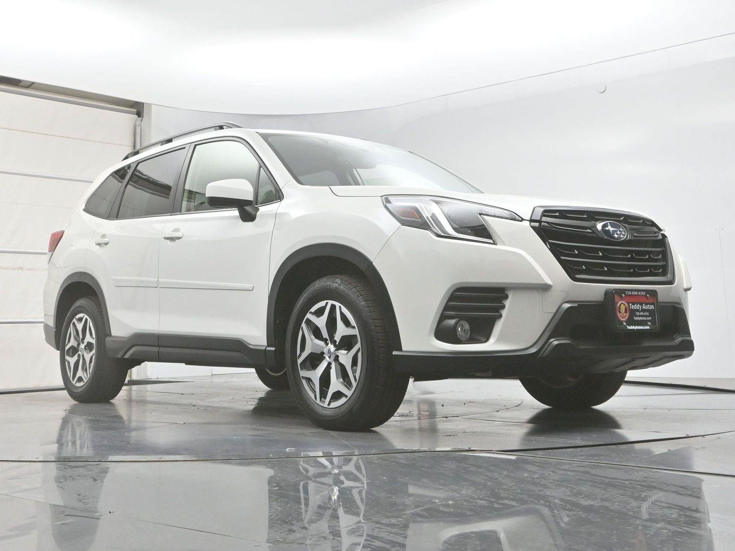 Used 2023 Subaru Forester Premium AWD/4WD image 31