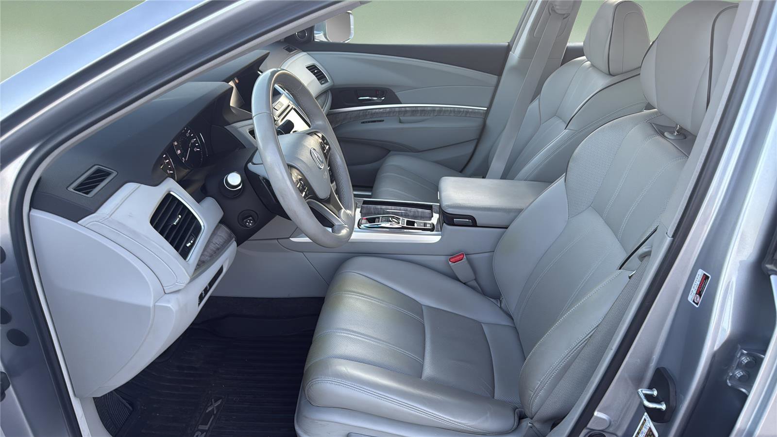 Certified 2018 Acura RLX w/ Technology Package image 12