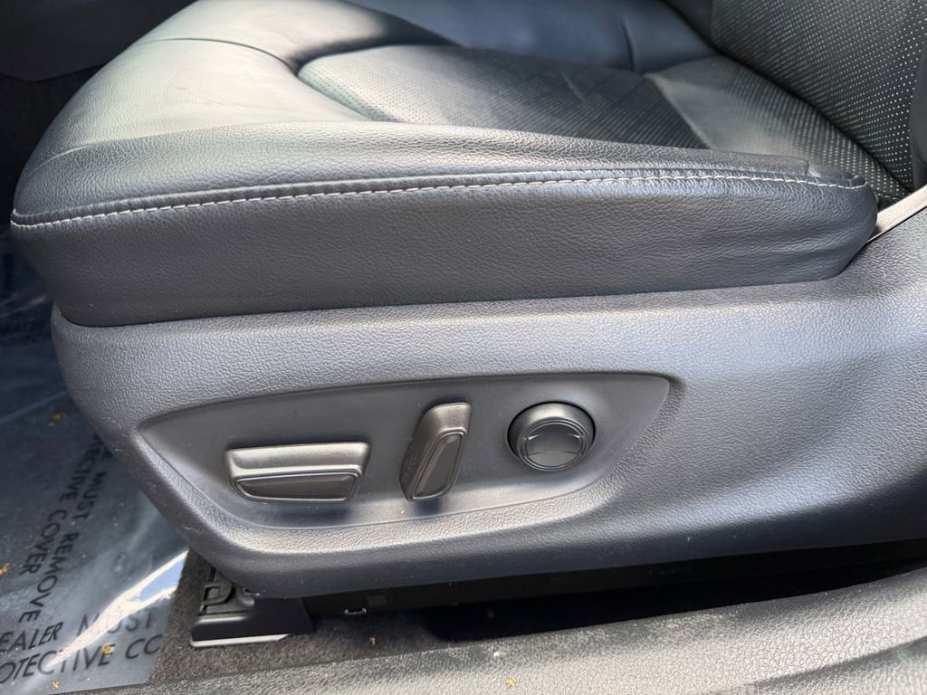 Used 2018 Toyota Camry XSE FWD image 16