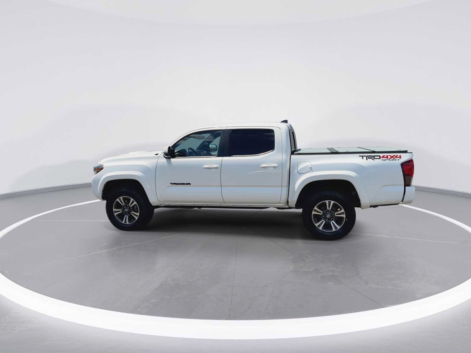 Certified 2019 Toyota Tacoma TRD Sport w/ Technology Package AWD/4WD image 5