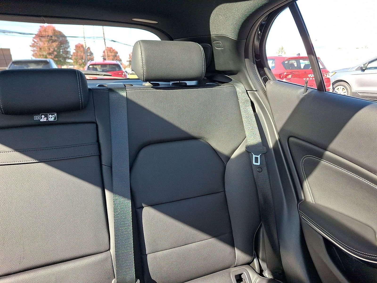 Used 2020 Mercedes-Benz GLA 250 4MATIC w/ Premium Package image 14