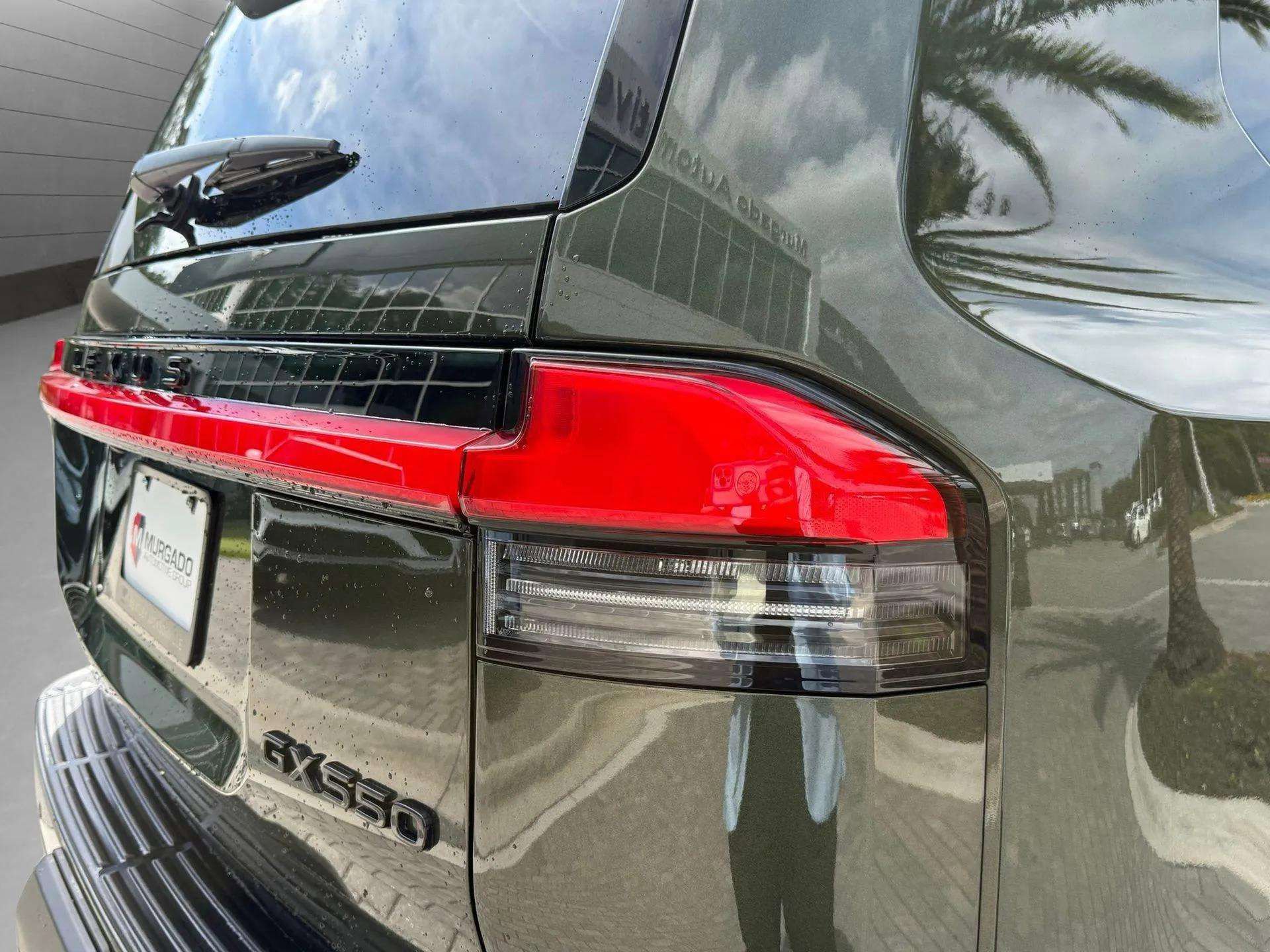 Used 2024 Lexus GX 550 w/ Accessory Package (2T) image 13