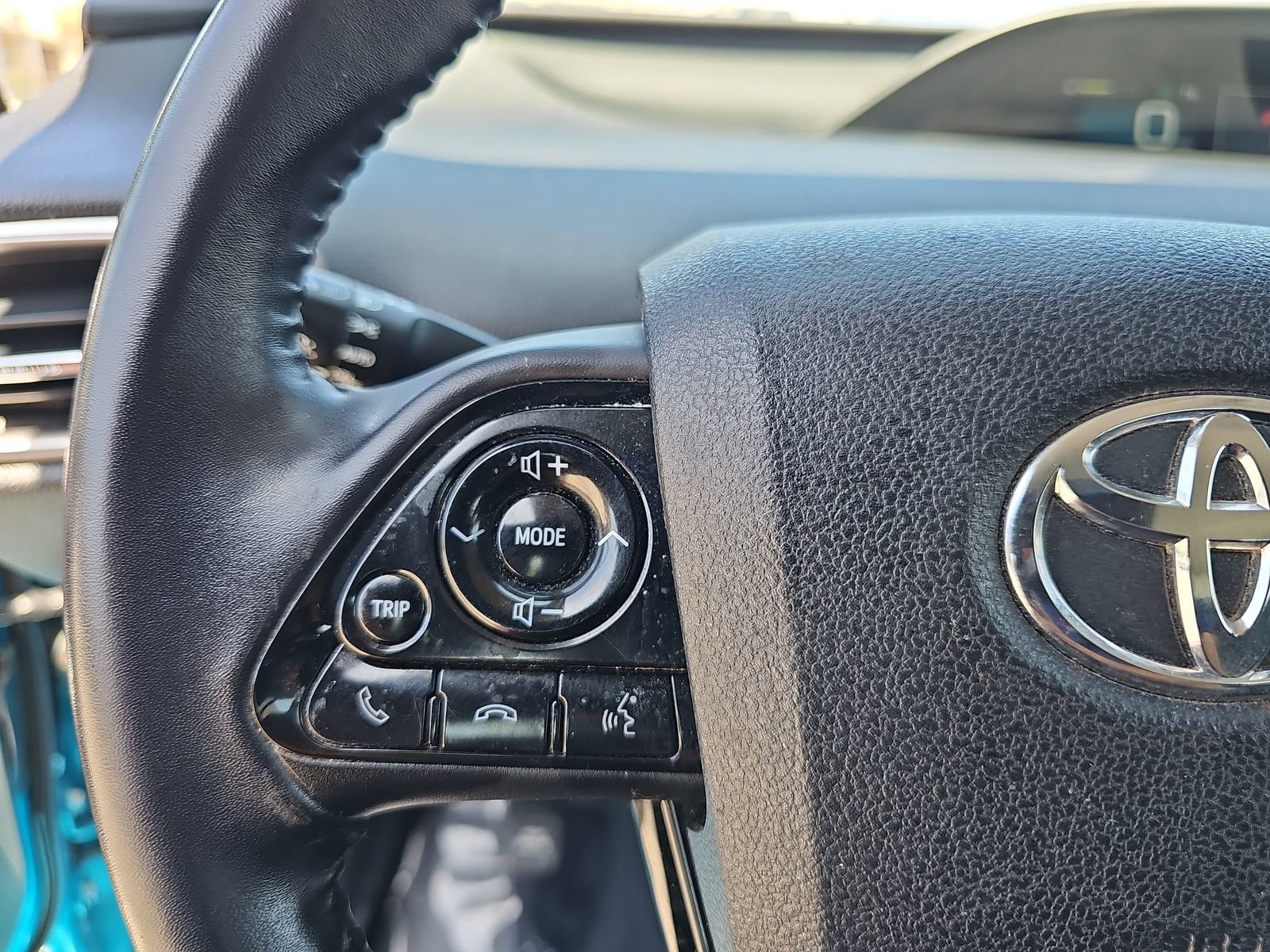 Used 2020 Toyota Prius Prime XLE FWD image 16