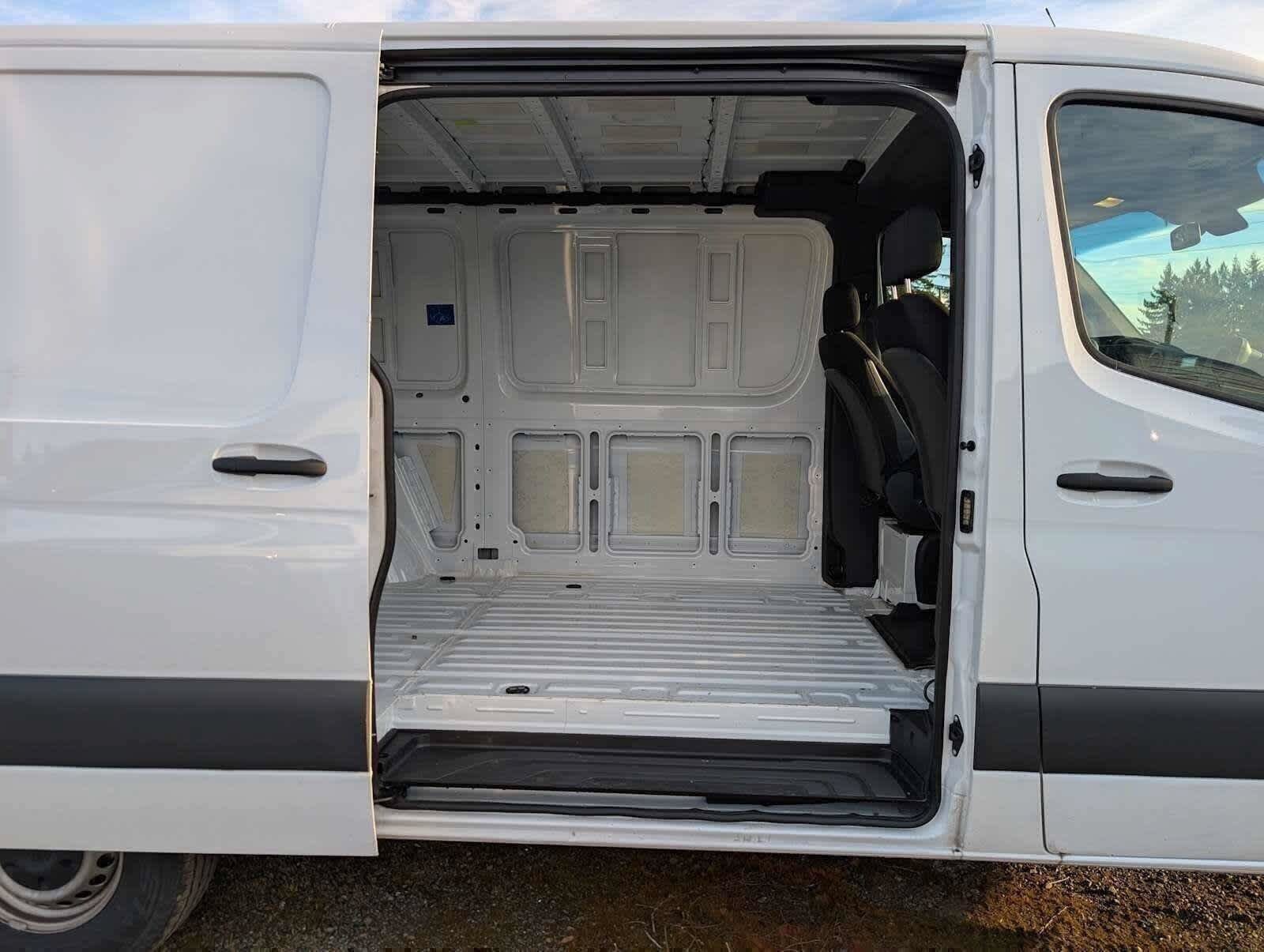 Used 2025 Mercedes-Benz Sprinter 2500 image 14