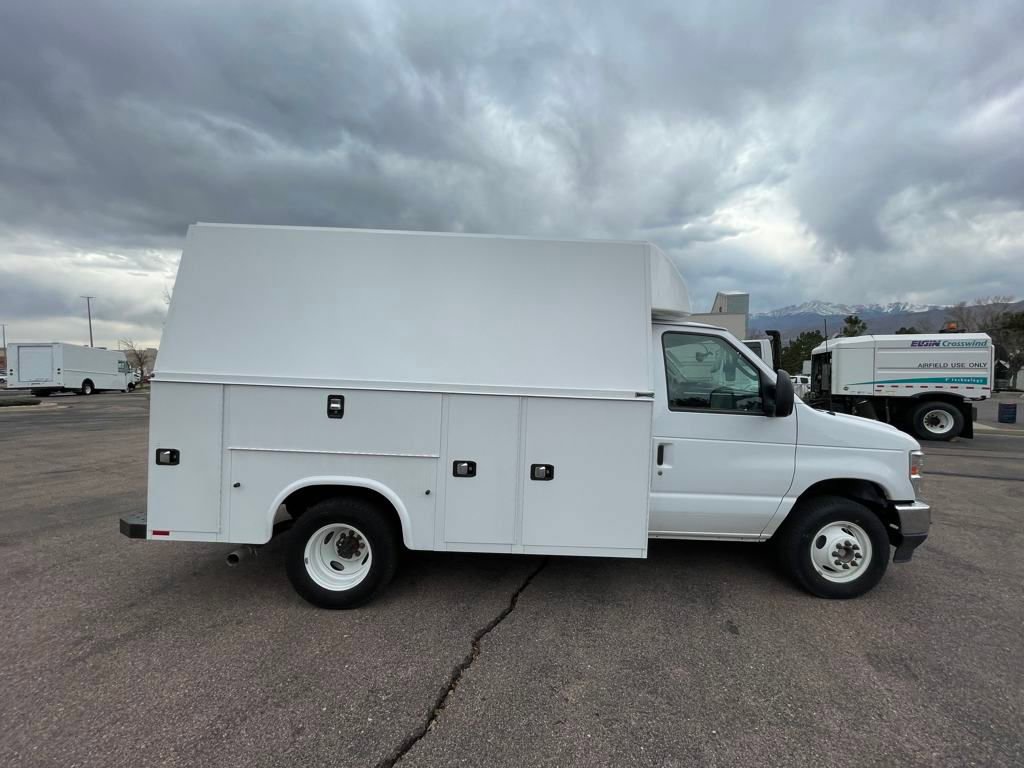New 2024 Ford E-350 and Econoline 350 Super Duty w/ Power Windows & Locks Group image 8