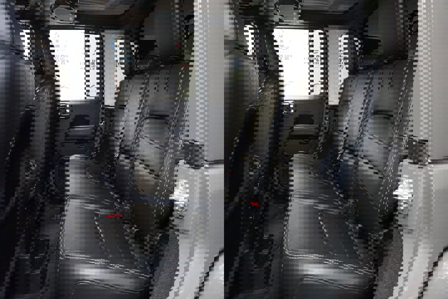 Used 2022 Jeep Wrangler Unlimited Sahara image 9