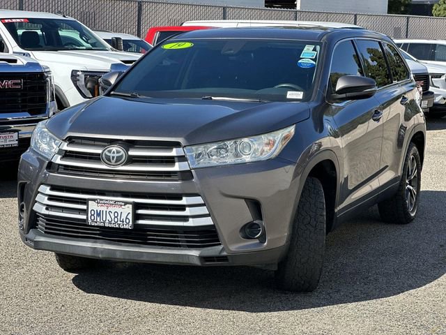Used 2019 Toyota Highlander LE w/ Carpet Mat Package (TMS) image 8