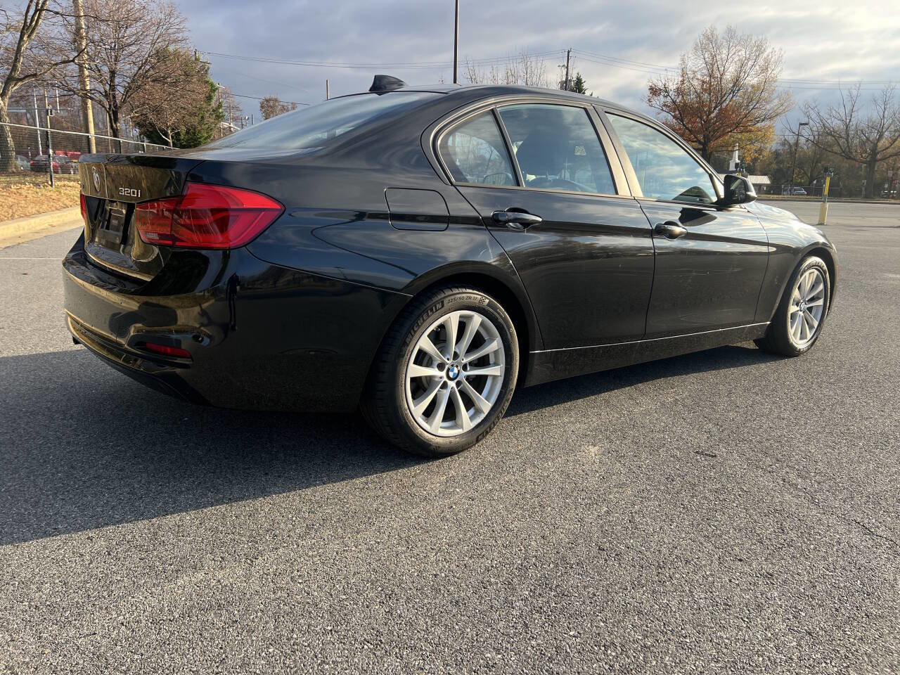 Used 2018 BMW 320i xDrive Sedan image 5