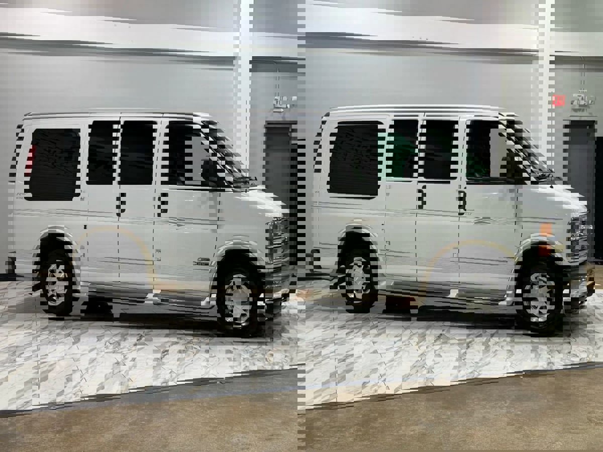 Used 2002 Chevrolet Express 1500 w/ LS Preferred Equipment Group image 5