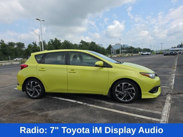 Used 2017 Toyota Corolla iM w/ Carpet Mat Package FWD image 2