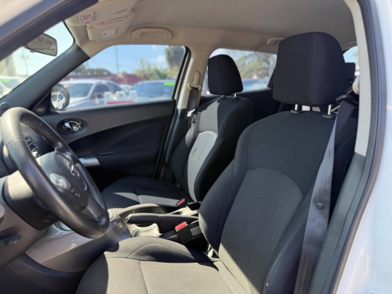 Used 2014 Nissan Juke S FWD image 11