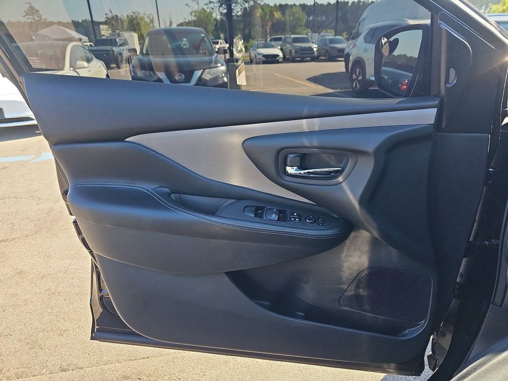 Used 2024 Nissan Murano SV FWD image 30