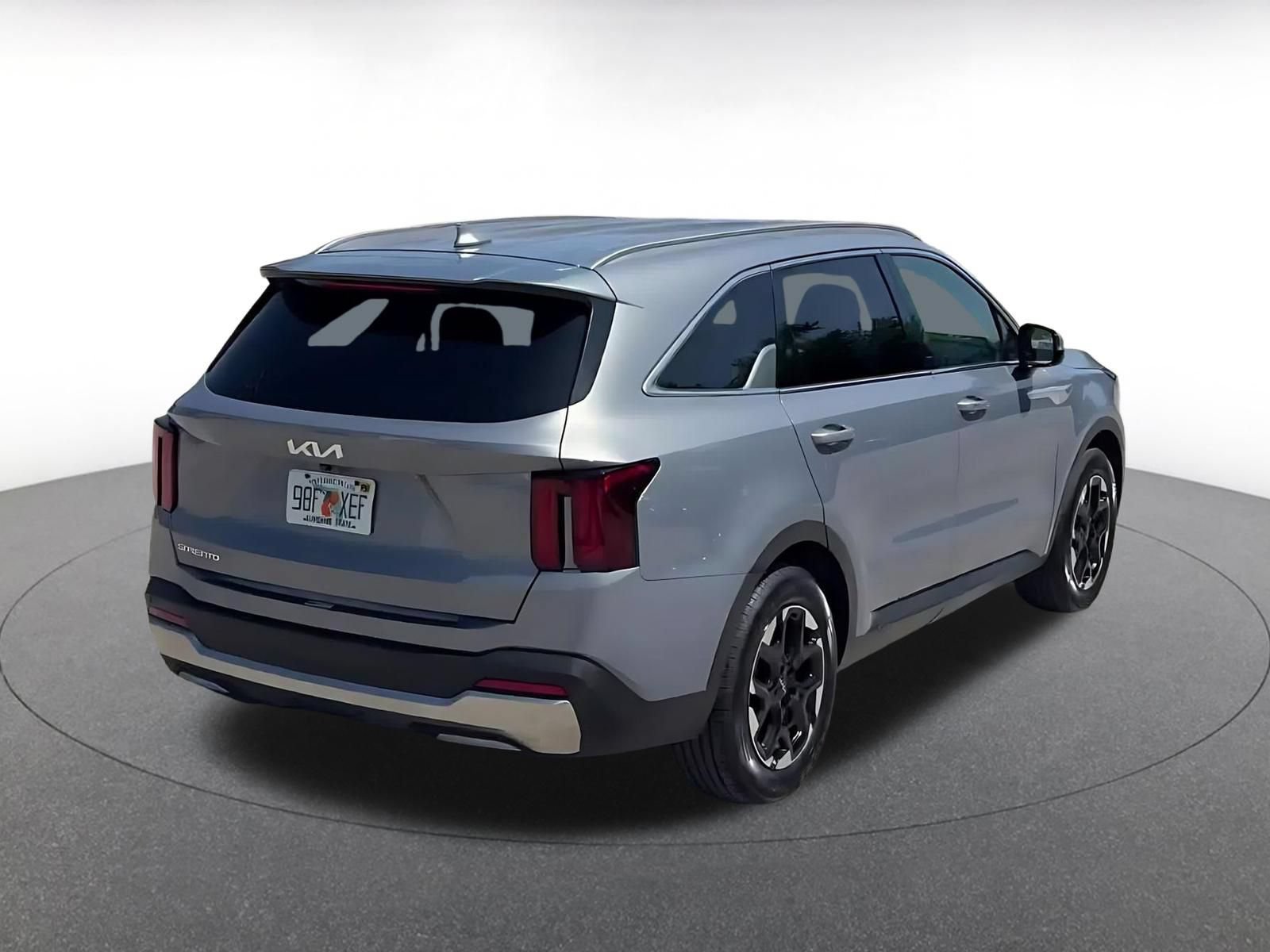 Used 2024 Kia Sorento S FWD image 15