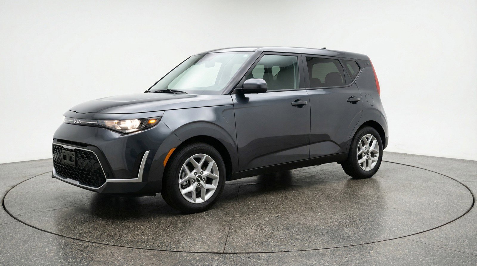 Used 2025 Kia Soul LX w/ LX Technology Package FWD image 3