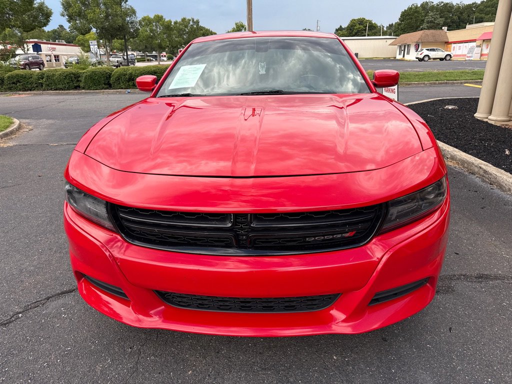Used 2019 Dodge Charger SXT image 2