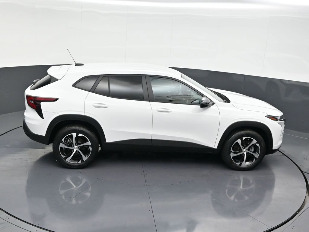 Used 2025 Chevrolet Trax RS w/ Driver Confidence Package image 25