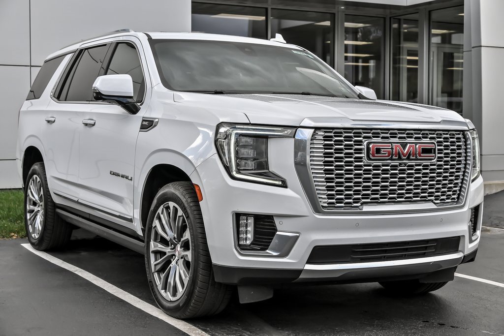 Used 2021 GMC Yukon Denali w/ Denali Premium Package image 10