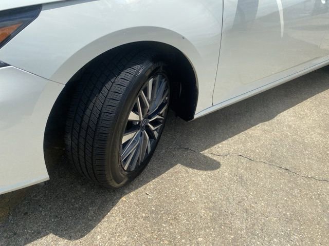 Used 2025 Nissan Altima 2.5 SV FWD image 37