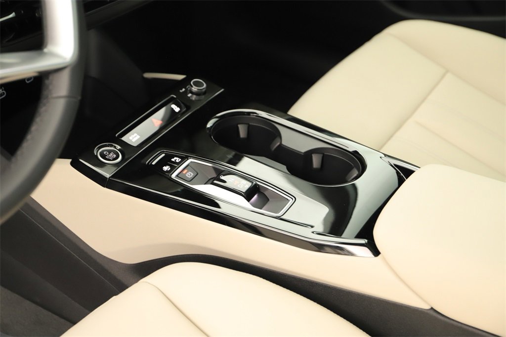 New 2025 Audi A6 e-tron Premium image 17