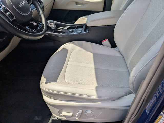 Used 2022 Kia Sorento S w/ Panoramic Sunroof Package FWD image 21