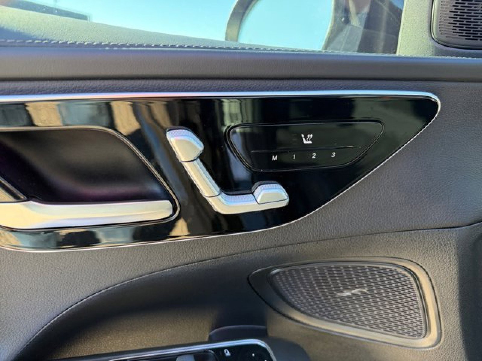 Used 2024 Mercedes-Benz C 300 4MATIC Sedan image 11