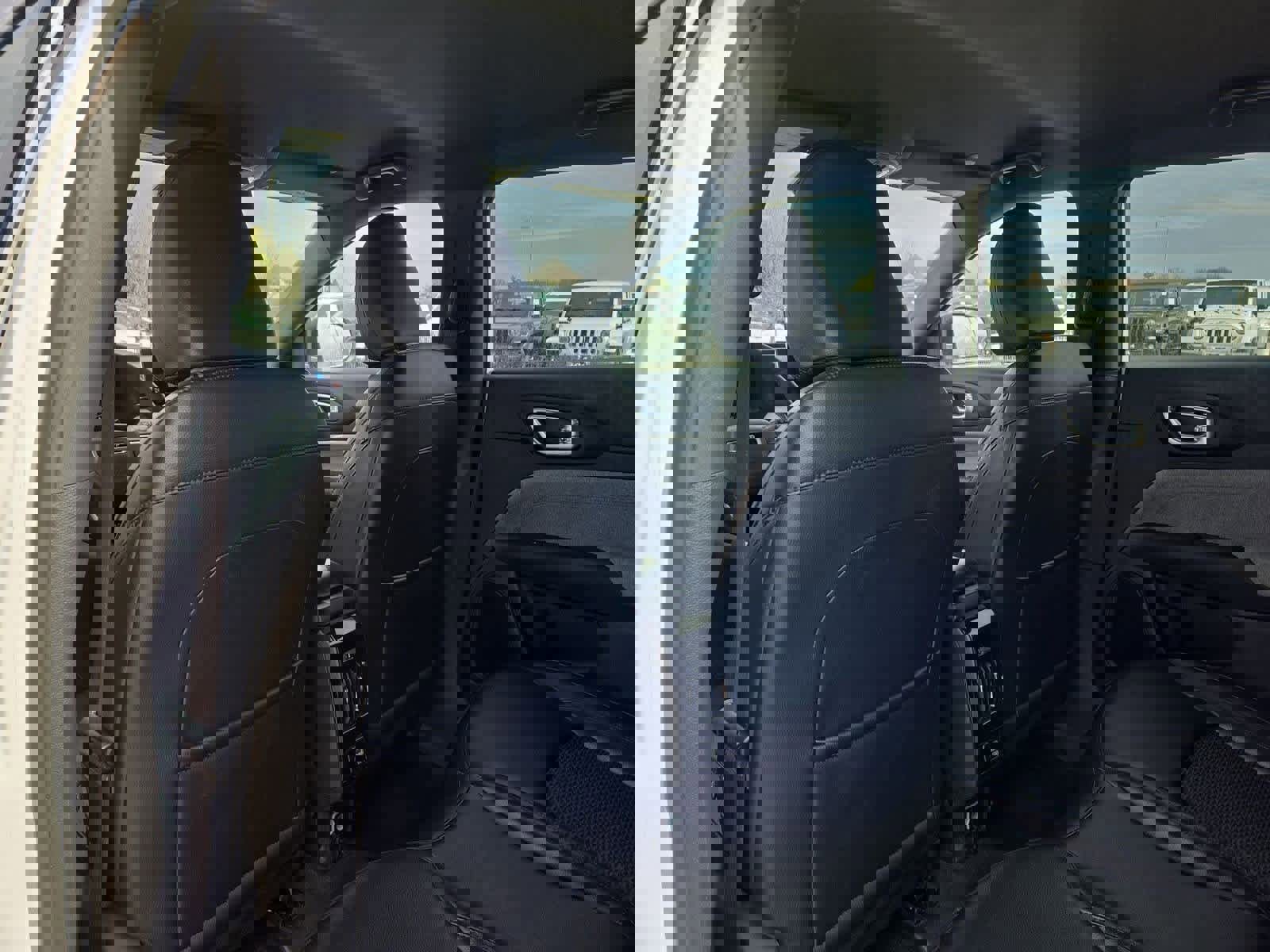 Used 2023 Jeep Compass Latitude image 18