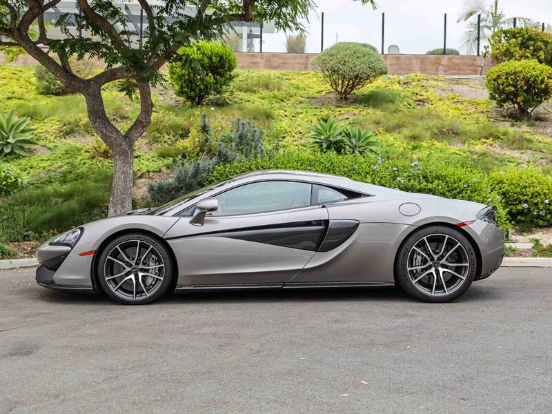 Used 2016 McLaren 570S Coupe RWD image 3