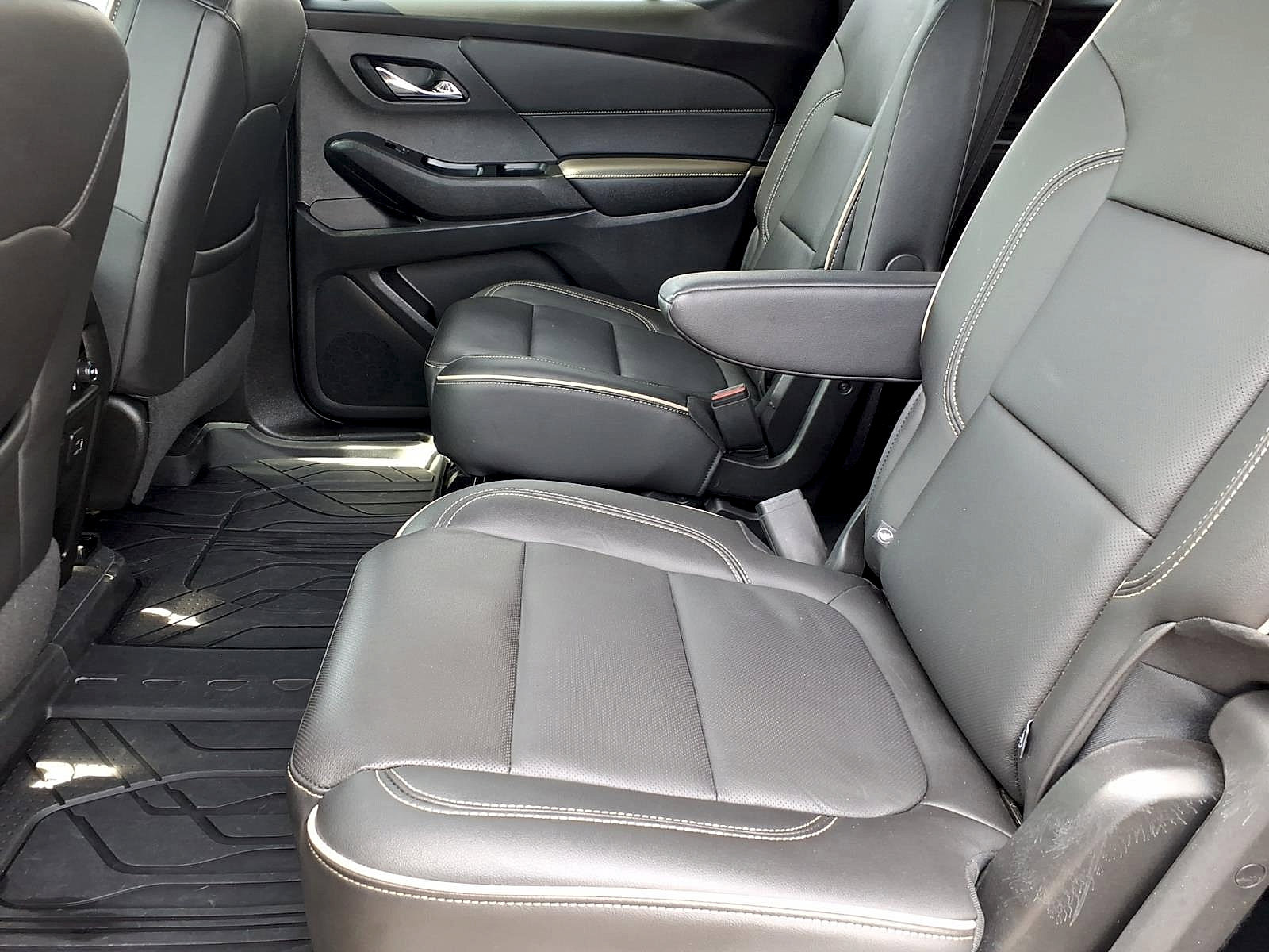 Certified 2023 Chevrolet Traverse Premier w/ Redline Edition image 10