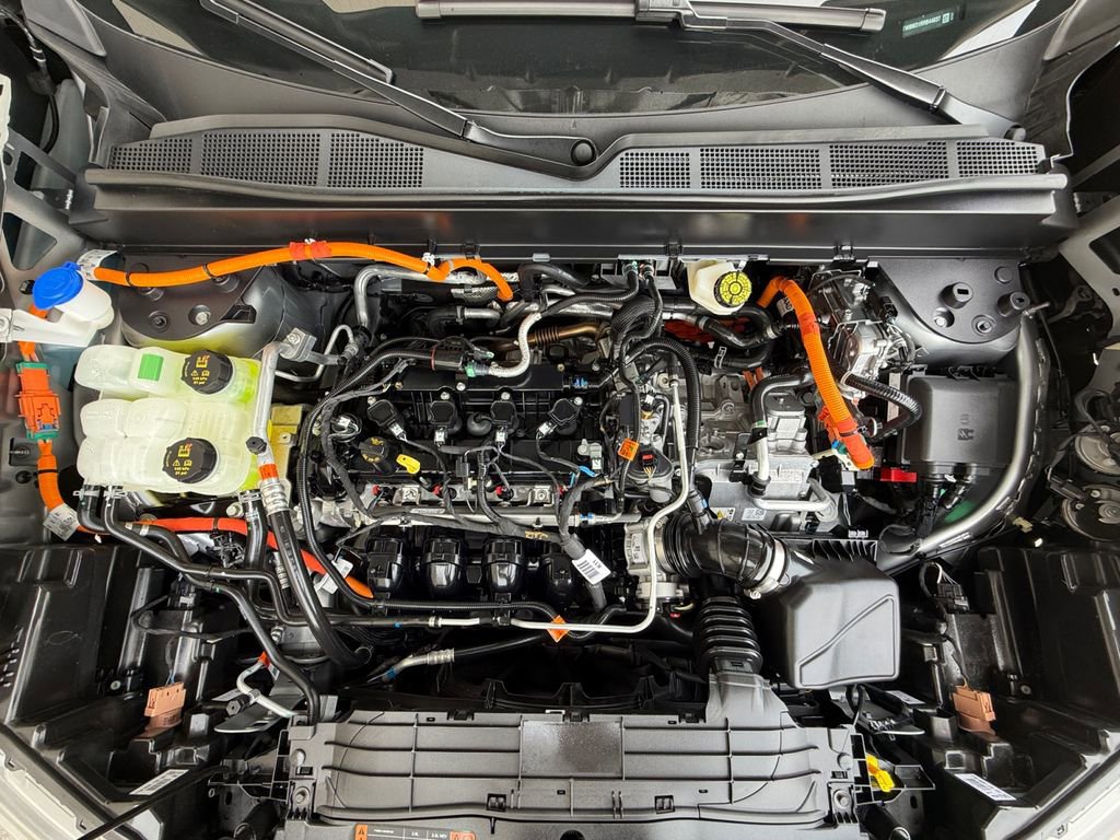 Used 2024 Ford Maverick Lariat w/ Black Appearance Package image 9