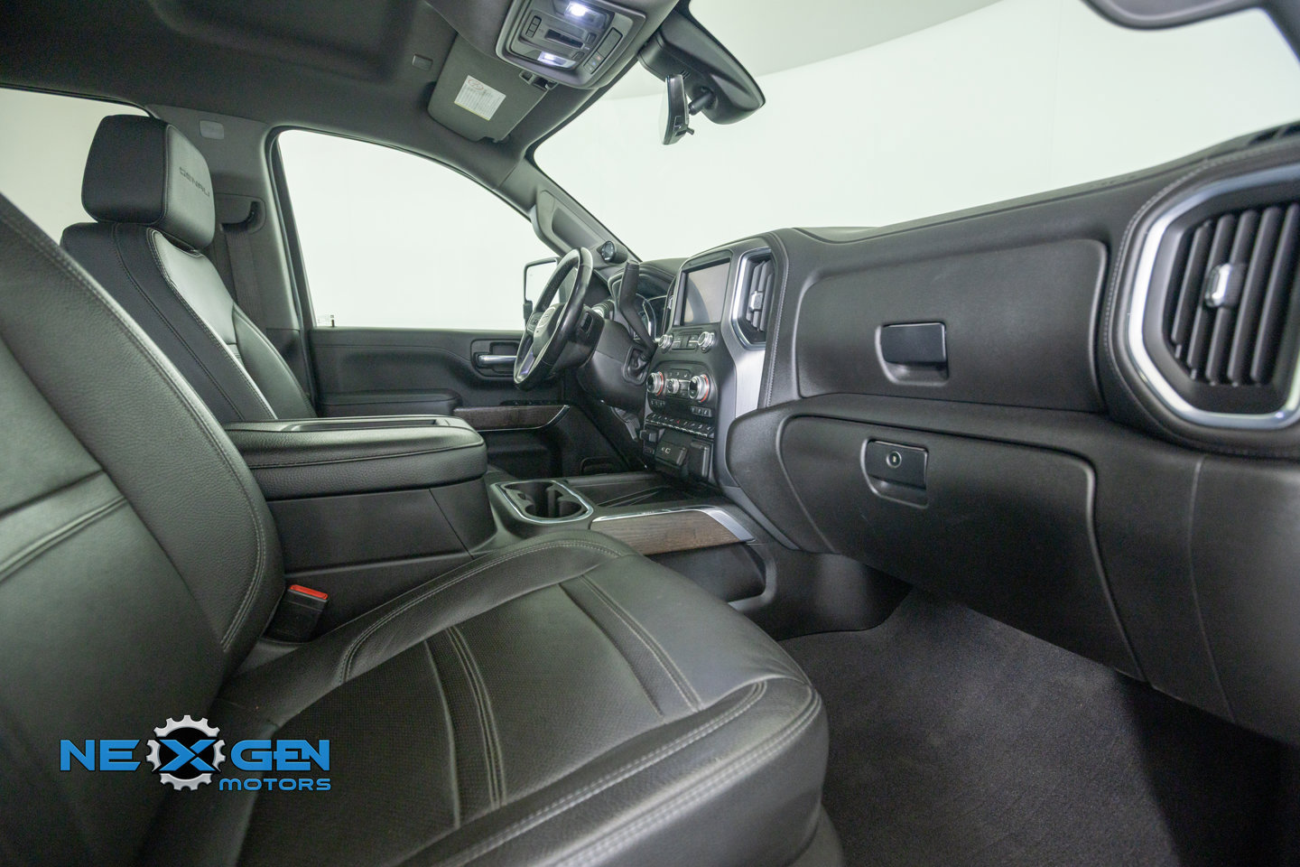 Used 2022 GMC Sierra 3500 Denali w/ Technology Package AWD/4WD image 44