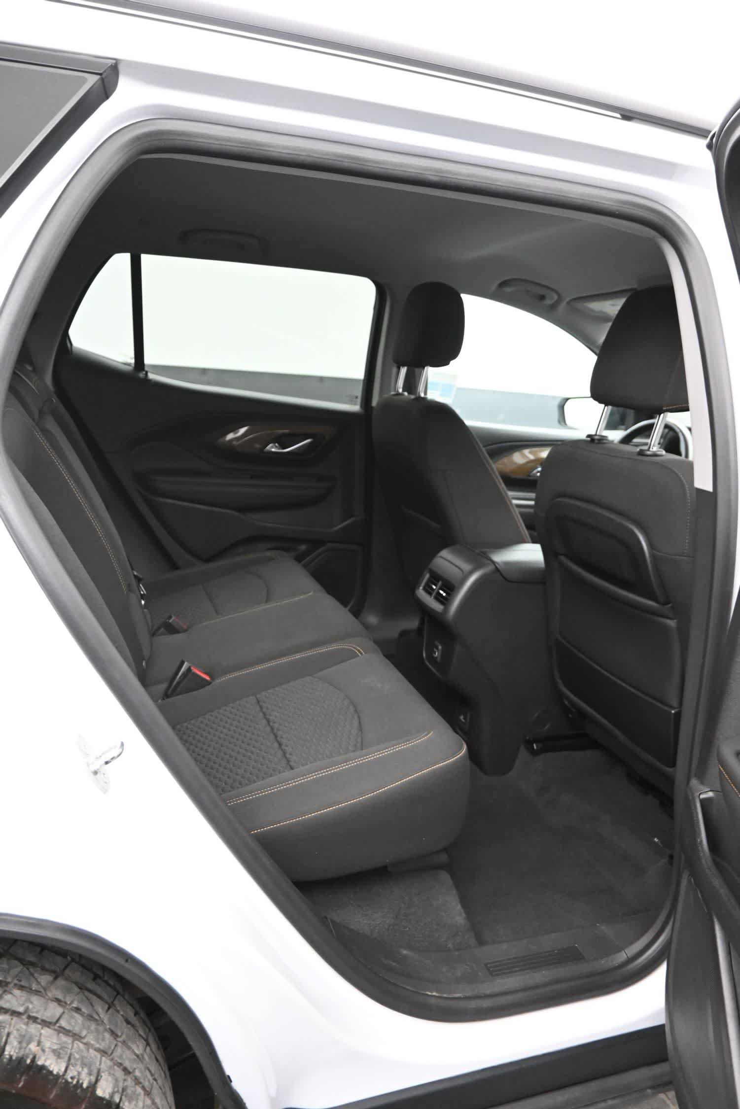 Used 2021 GMC Terrain SLE w/ Driver Convenience Package FWD image 13