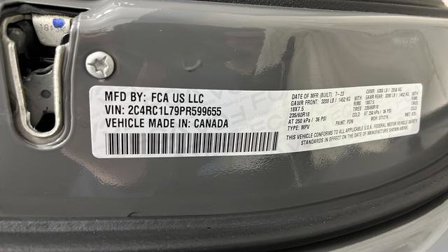 Used 2023 Chrysler Pacifica Touring-L w/ S Appearance Package FWD image 26