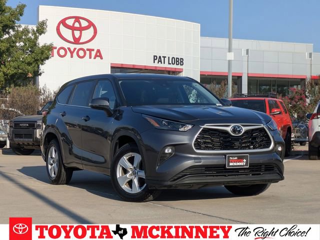 Used 2023 Toyota Highlander LE