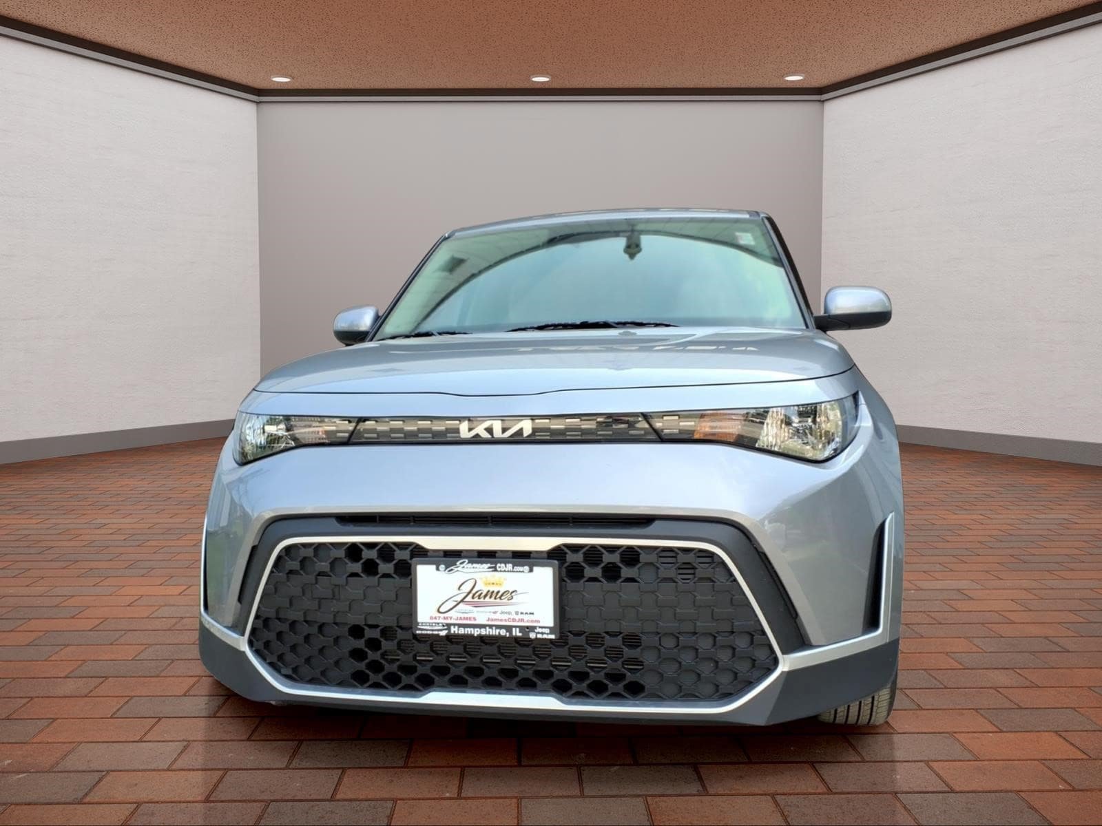 Used 2025 Kia Soul LX w/ LX Technology Package FWD image 2