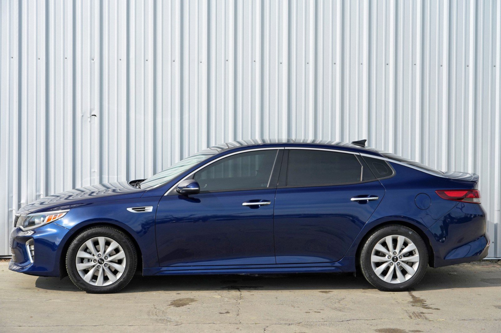 Used 2018 Kia Optima S w/ Panoramic Sunroof Package image 43