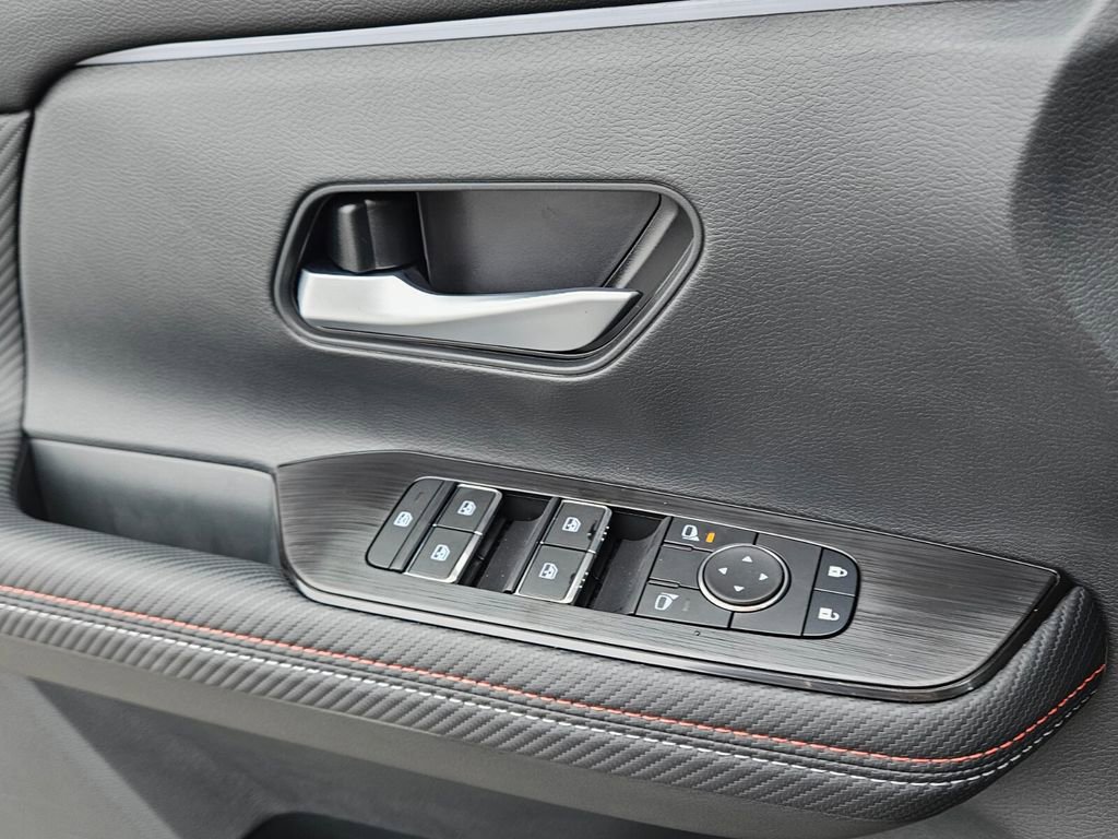 New 2026 Nissan Kicks SR image 29