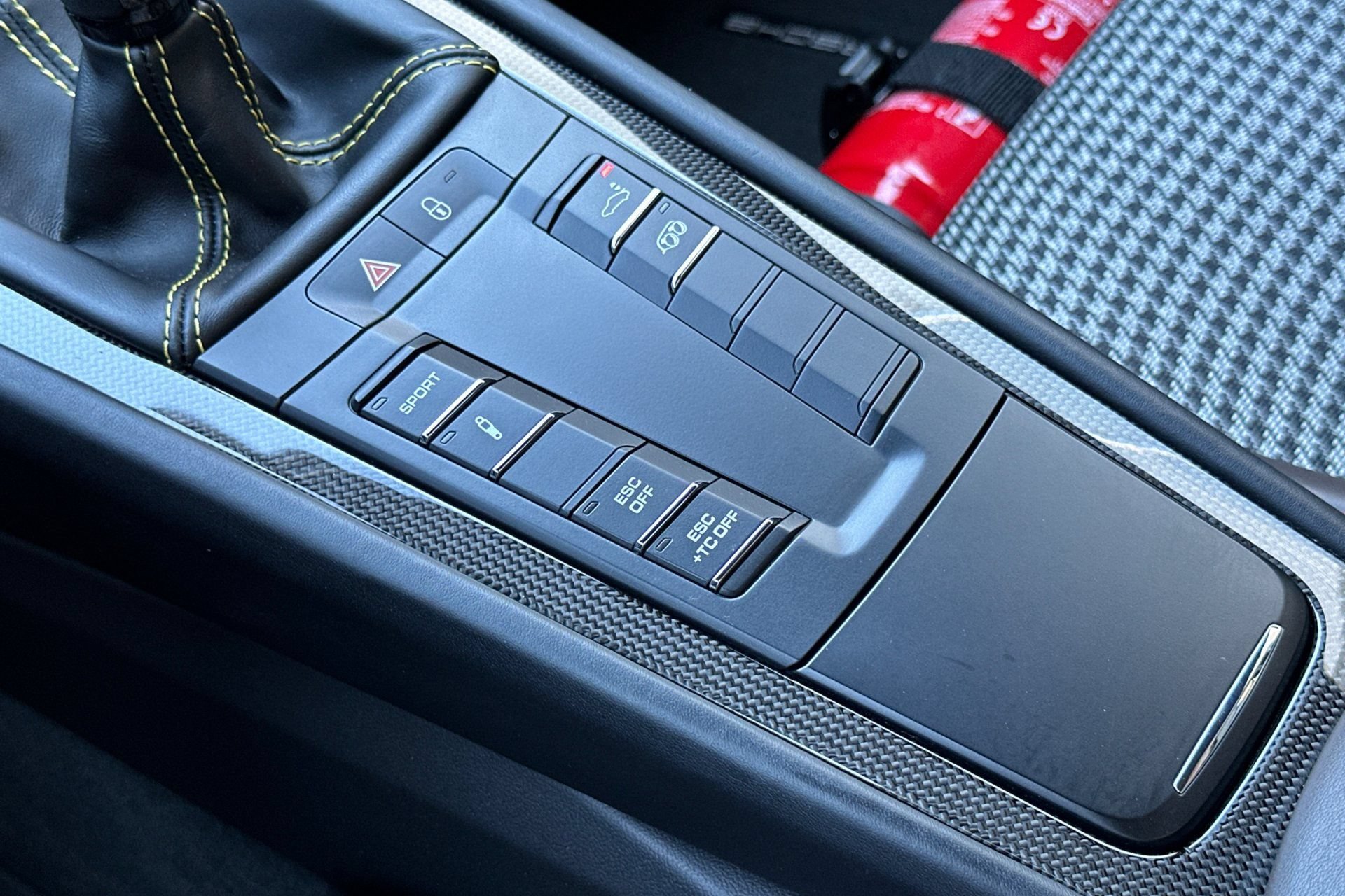 Certified 2016 Porsche 911 R RWD image 22