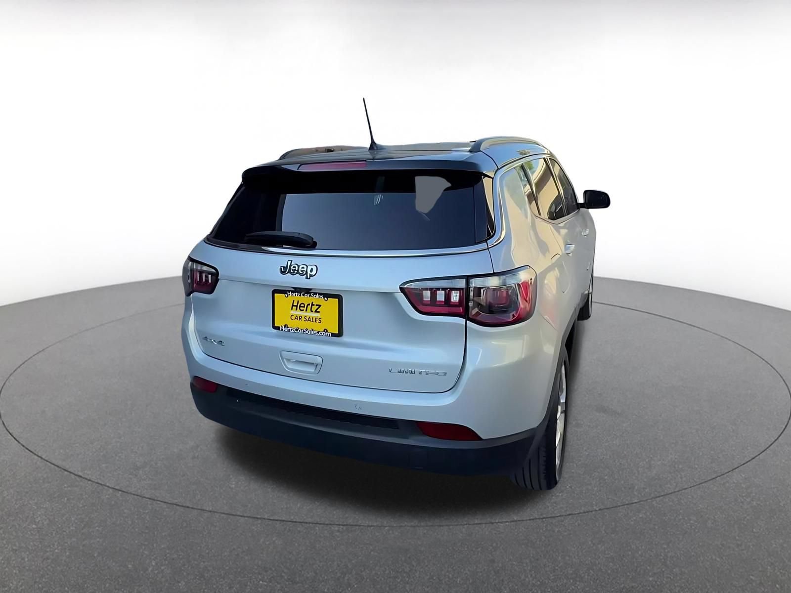 Used 2025 Jeep Compass Limited AWD/4WD image 15