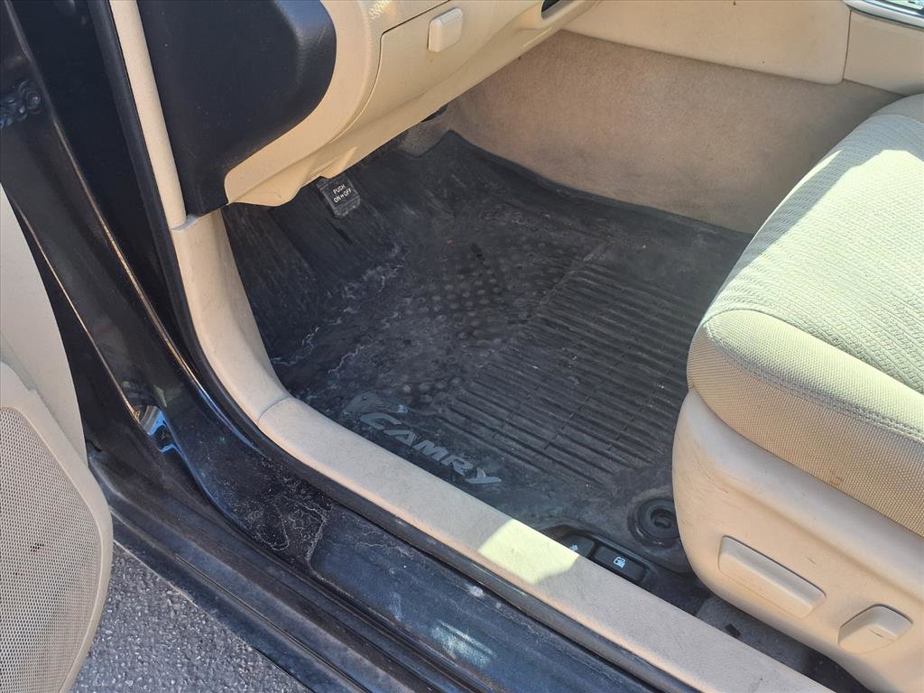 Used 2017 Toyota Camry LE image 24